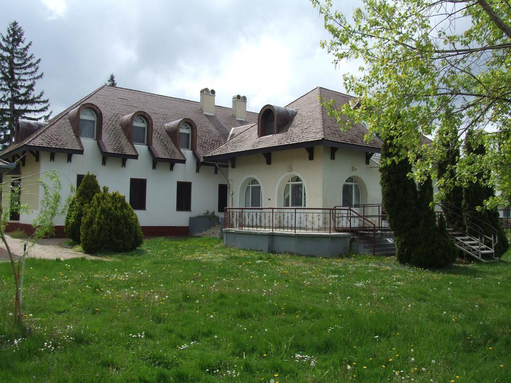 Aranyhid Hotel Balatonboglar Bagian luar foto