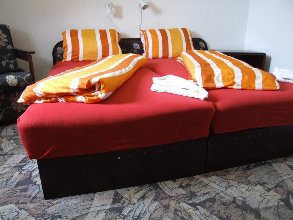 Aranyhid Hotel Balatonboglar Ruang foto