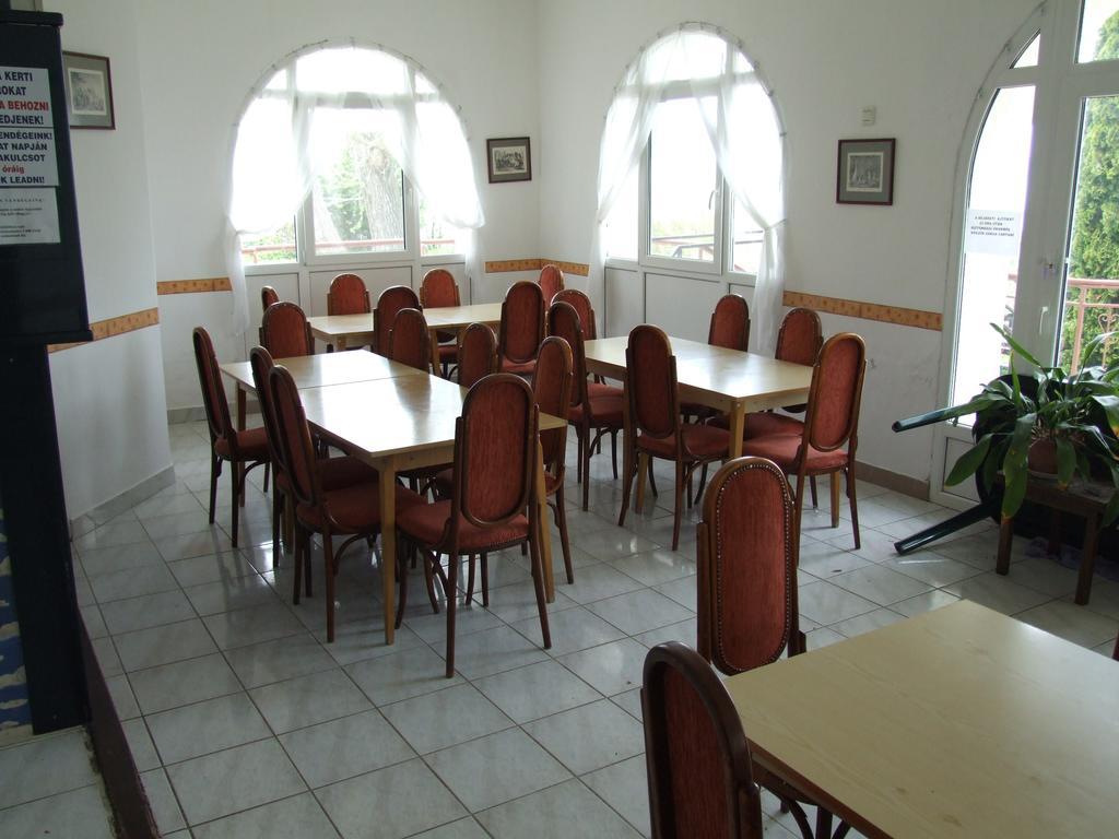 Aranyhid Hotel Balatonboglar Bagian luar foto
