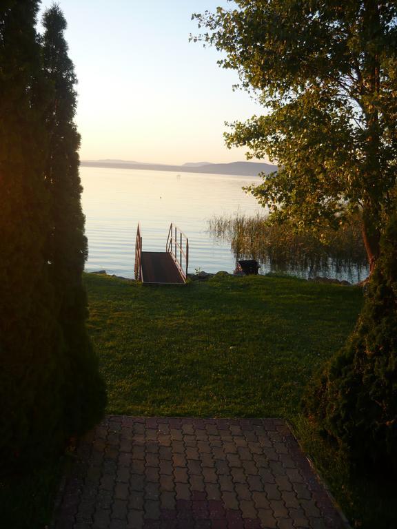 Aranyhid Hotel Balatonboglar Bagian luar foto